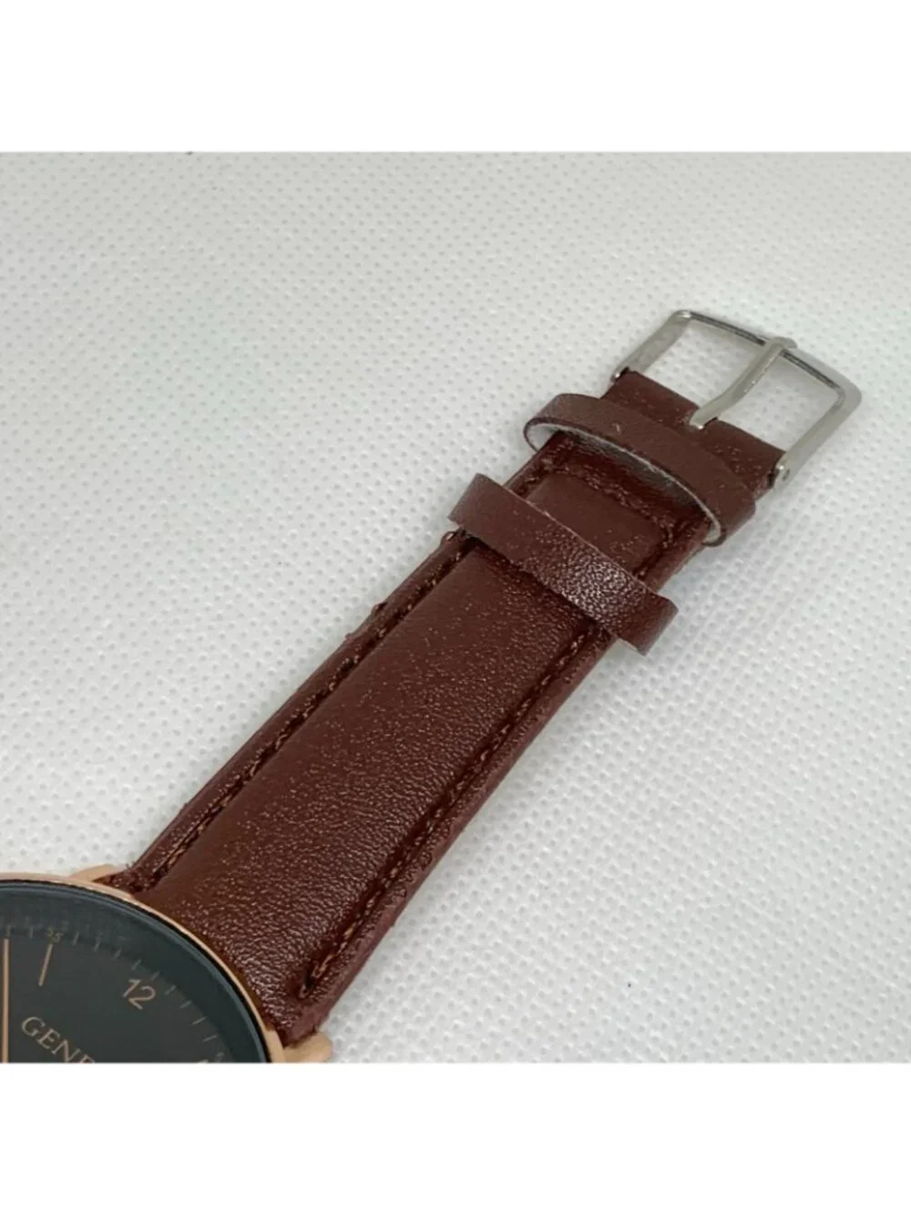 Geneva men’s quartz analog watch date gold tone black dial 39mm brown running